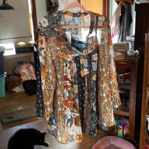 Avenue Bohemian 2 pc blouse/cami - size 30/32 W